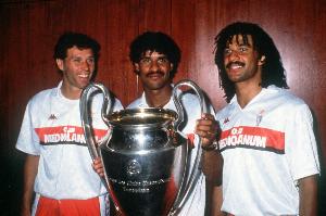 有点皮！前米兰队医：古利特曾骗我说被我家狗咬了，当时想完蛋了