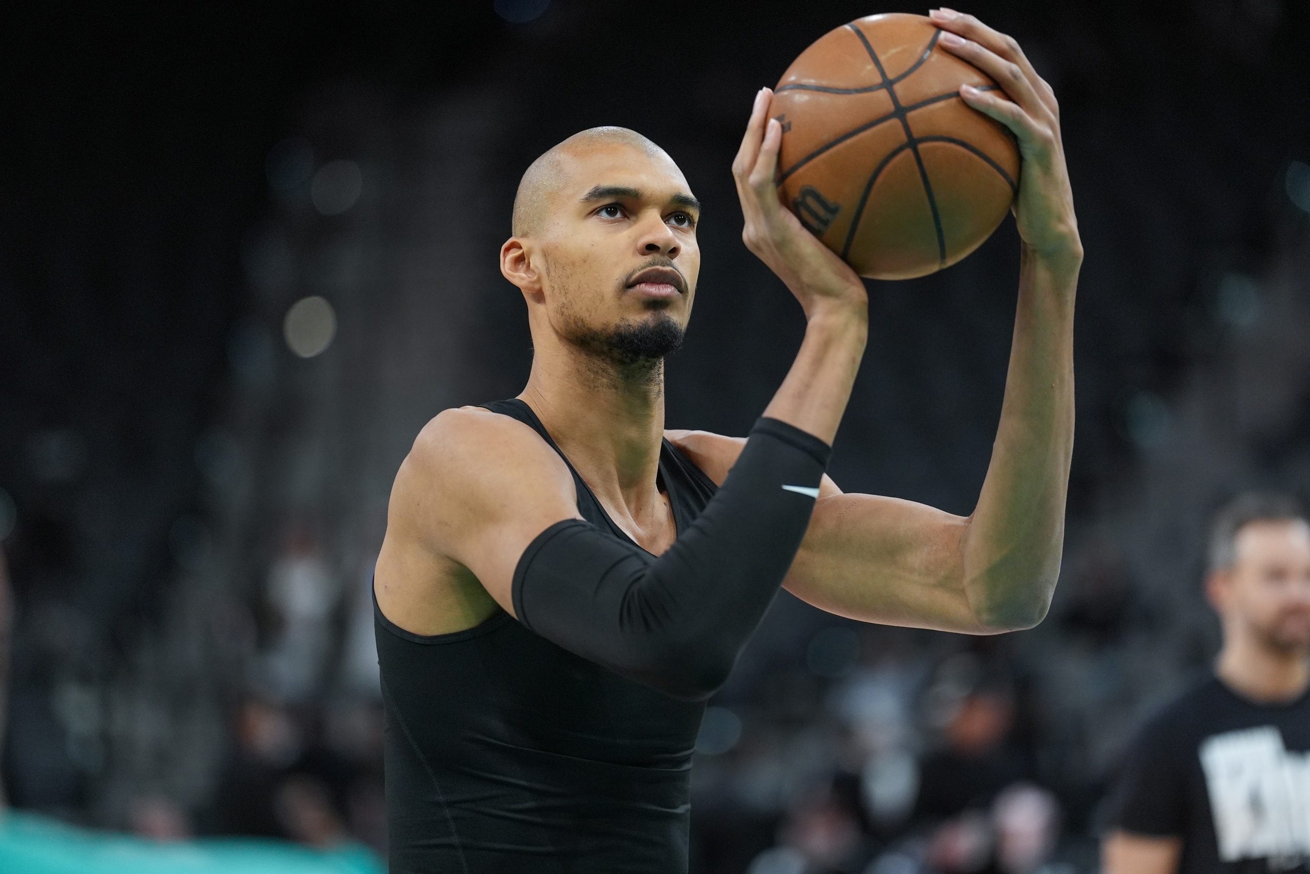 开云APP-文班是历史上达成赛季场均20+10上场时间最少的 仅28.6分钟